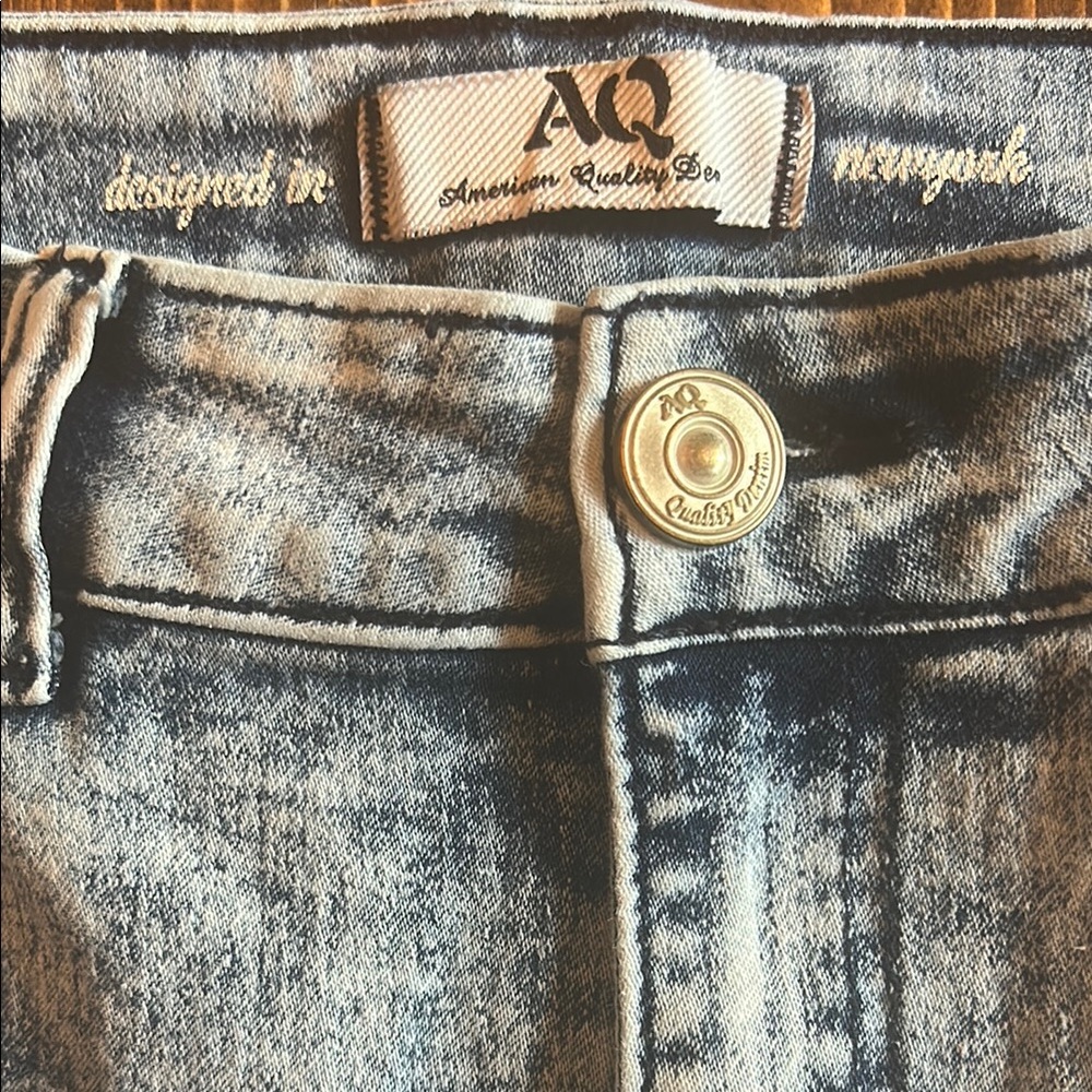 Multi Zipper Acidwash Jeans - Size 9 - Picture 7 of 9